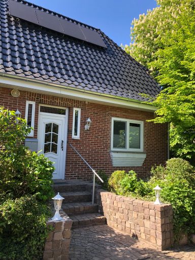 Eingangsbereich mit Treppenaufgang Eingangsbereich