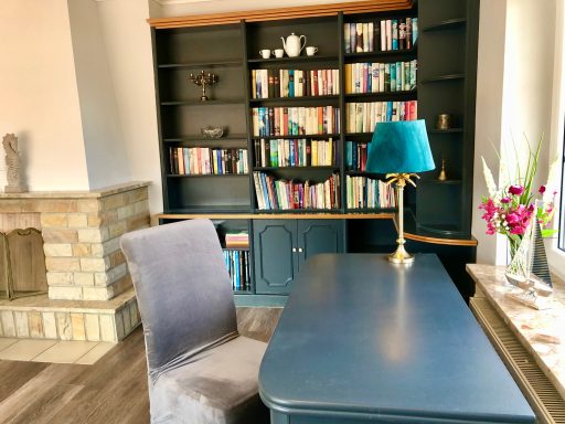 Wohnzimmer mit Schreibtisch Wohnzimmer