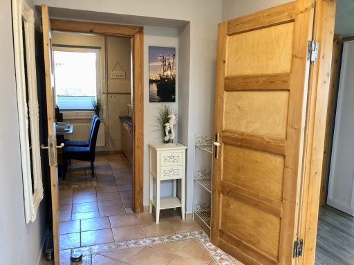 Flur mit Blick in die Küche Flur